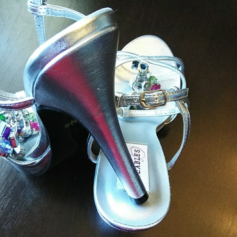 Dyeables “Maria” Silver Platform Sandals – Size 9.5B - Picture 15 of 16